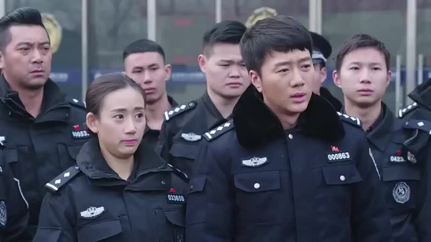 警花与警犬大结局妞妞咬住包不让队长飞德国姝寒杜飞终于相守