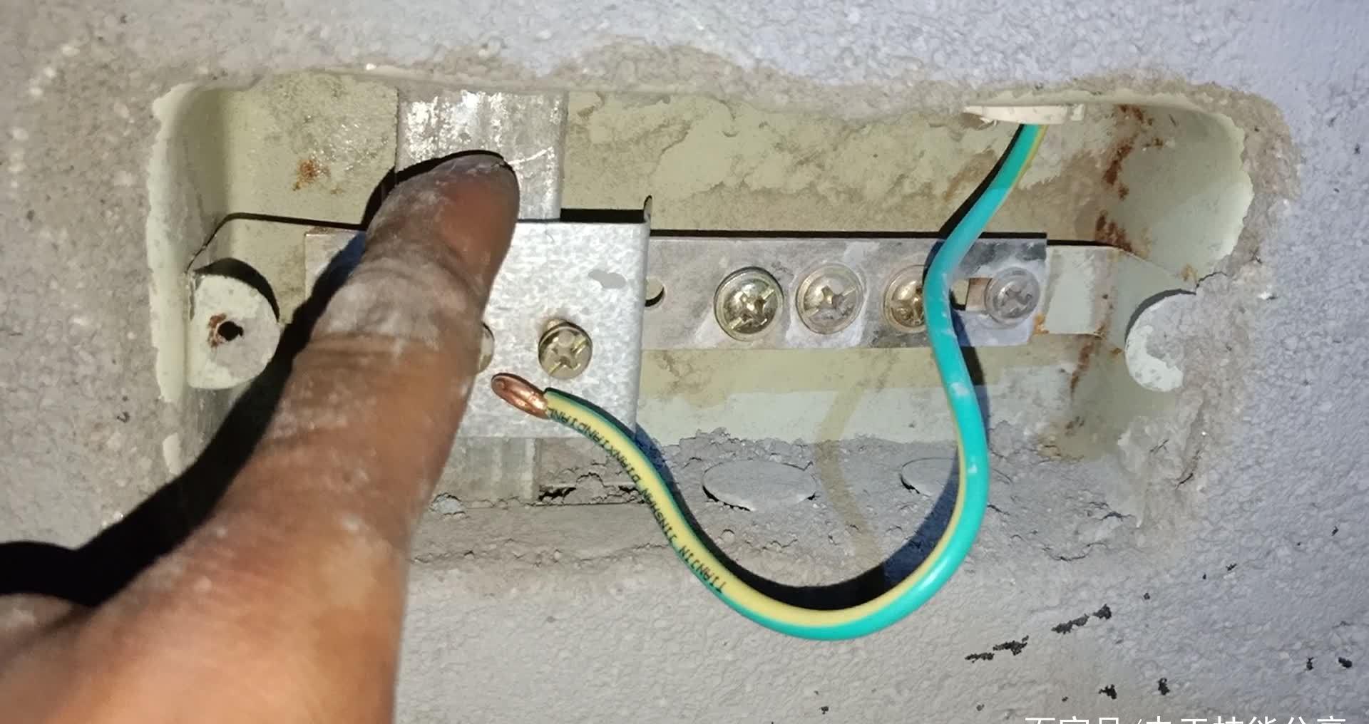 老电工提醒卫生间等电位千万别小看这个装置关键能起大作用