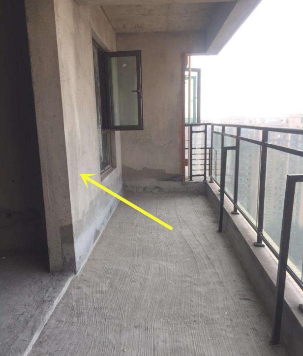 阳台是承重墙不能砸聪明人都在顶部走圈吊柜收纳翻倍颜值满分