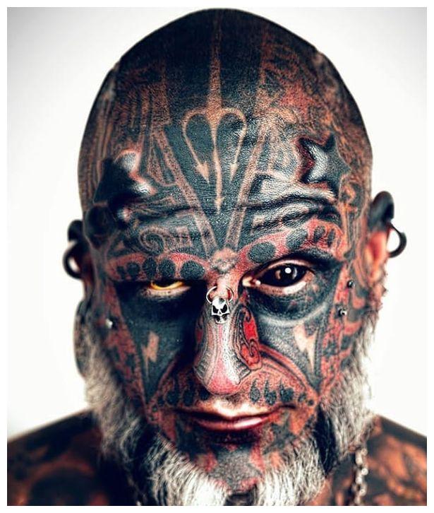 外国纹身狂再出新纹身,准备头顶纹上"666",已经完成三分之一