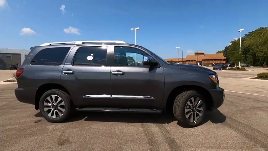 2020款丰田红杉实车展示近距离了解外观内饰才知道有多霸气