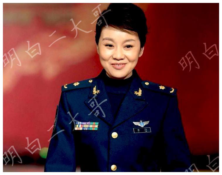 军人出身的女星闫妮金星刘涛孙俪没想到韩红军衔那么高