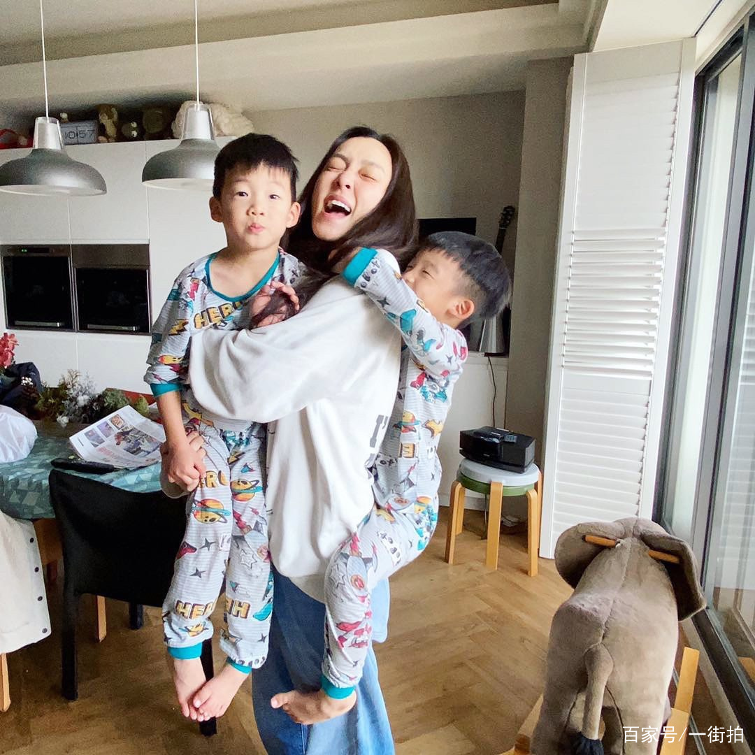 范玮琪老公黑人晒夫妻合照,为老婆设计生日惊喜,素颜范范太沧桑__财经