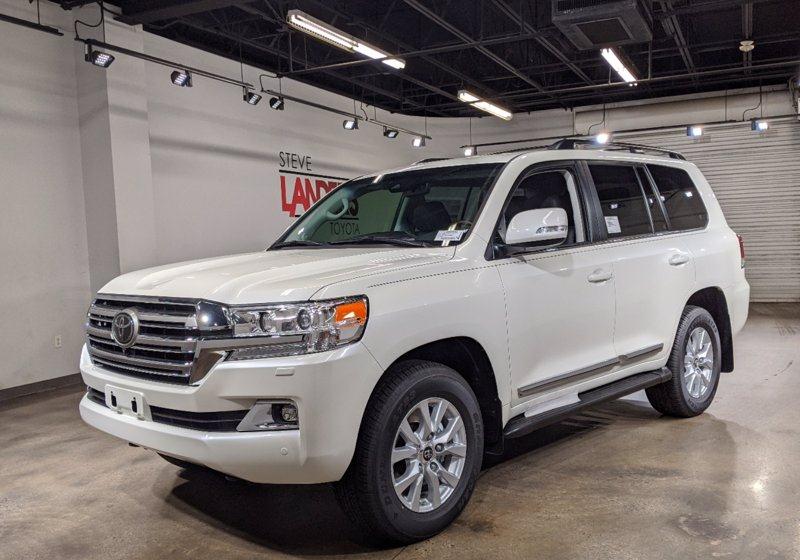 丰田陆地巡洋舰,硬朗霸气的风格,实拍