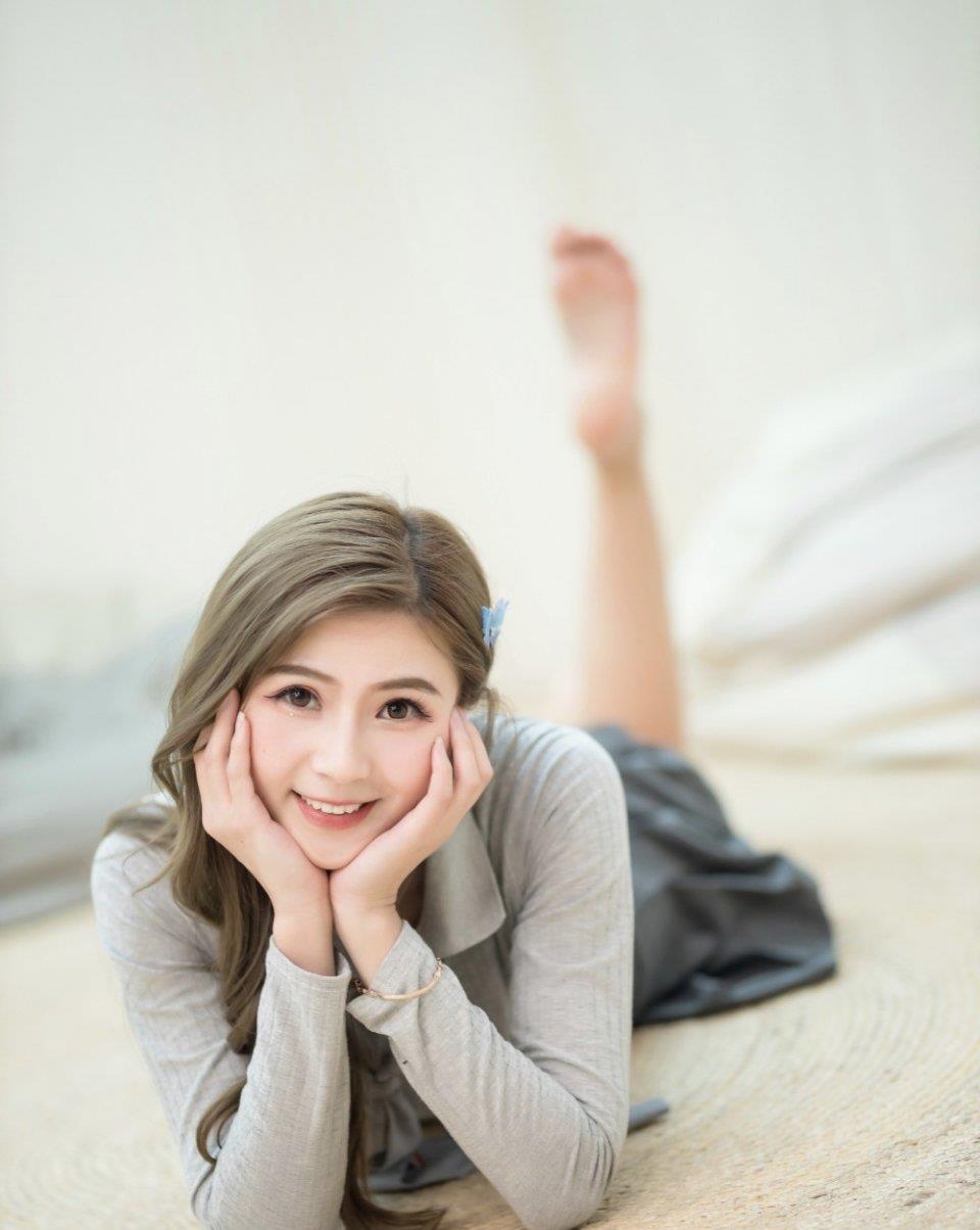 可爱俏皮的学姐,适合做女友