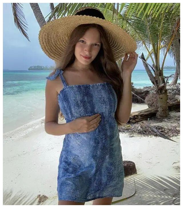 前女友怀孕37周,挺"巨"肚晒海边美照,凹凸身材好曼妙|朱丽叶|蒋劲夫