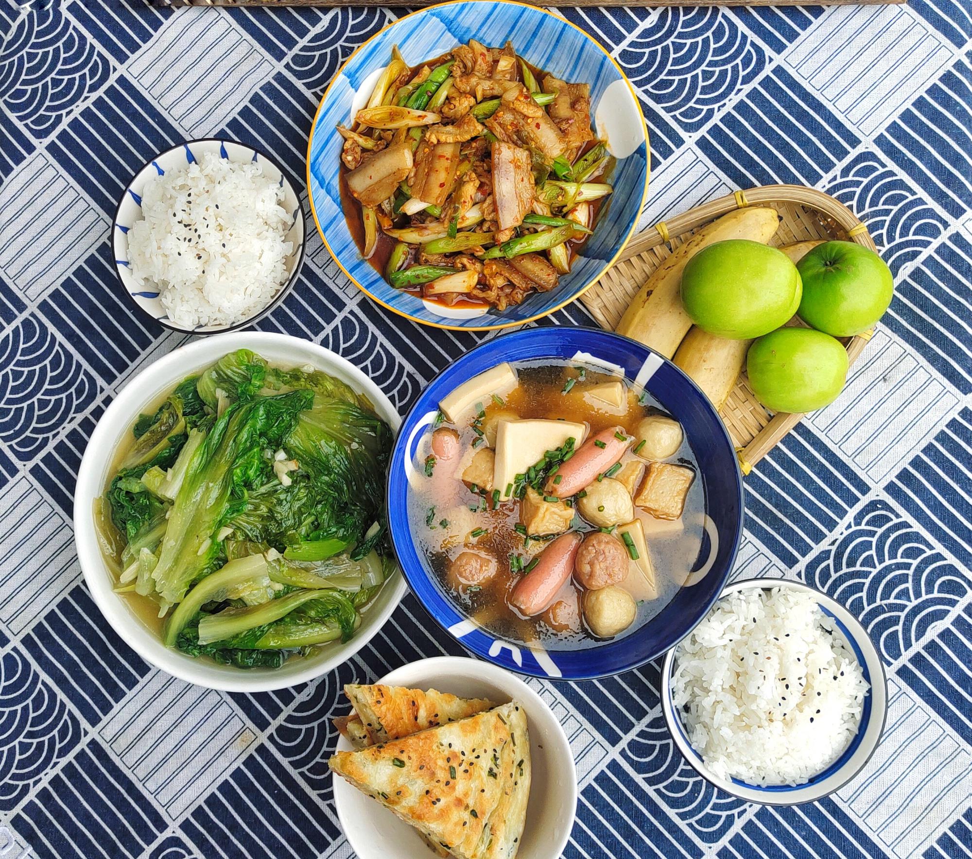 小圆家午餐,简单的一荤一素一汤,30分钟就做好了