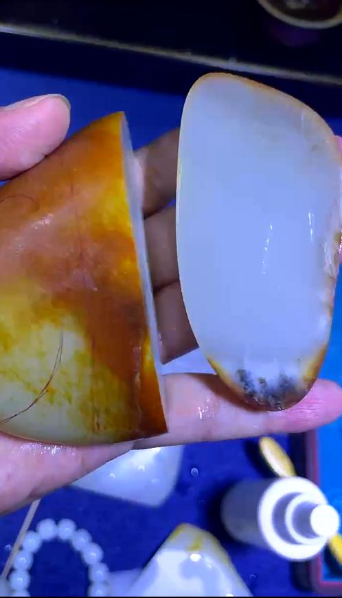 甄玉坊30个w买的和田玉籽料原石切开会怎样