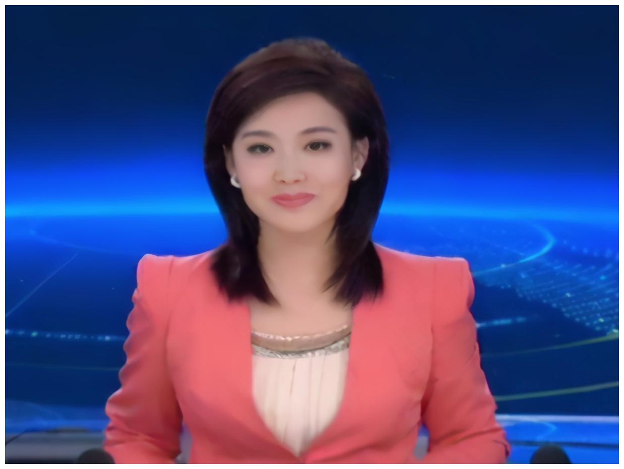 央视中国新闻女主播图片