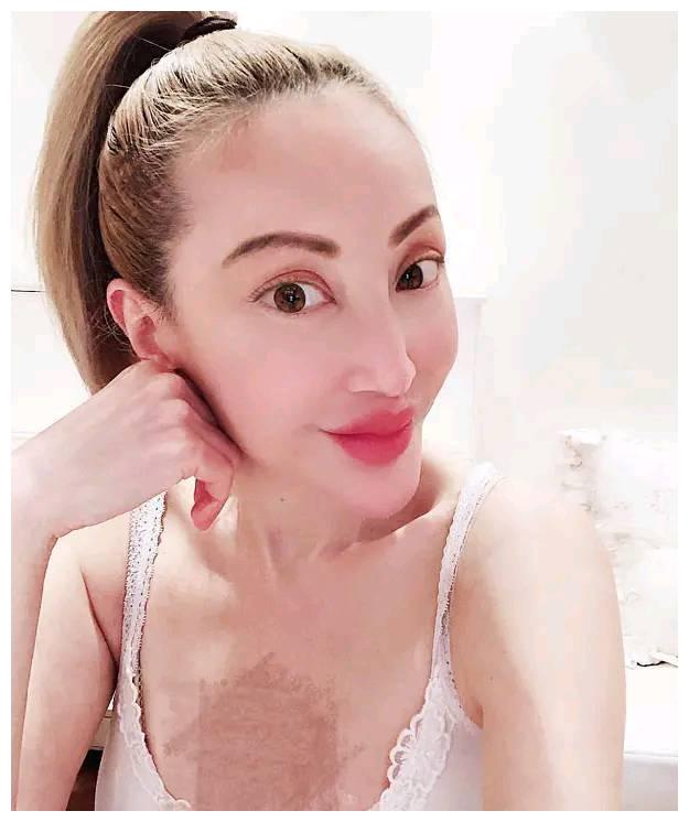 因蛇精脸受争议的薛芷伦曾与谭咏麟王祖贤合作家境殷实