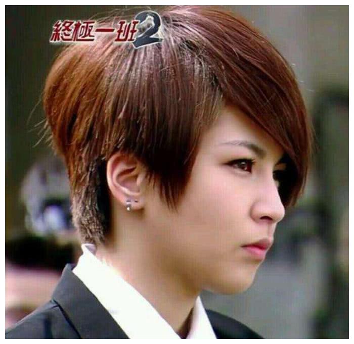 还记得《终极一班》的雷婷吗?如今30多岁留长发,美到让人不敢认