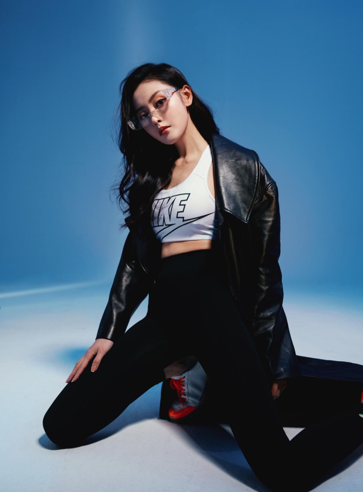 张天爱运动时尚大片来袭!细腰长腿惹人羡慕,身材曲线真迷人