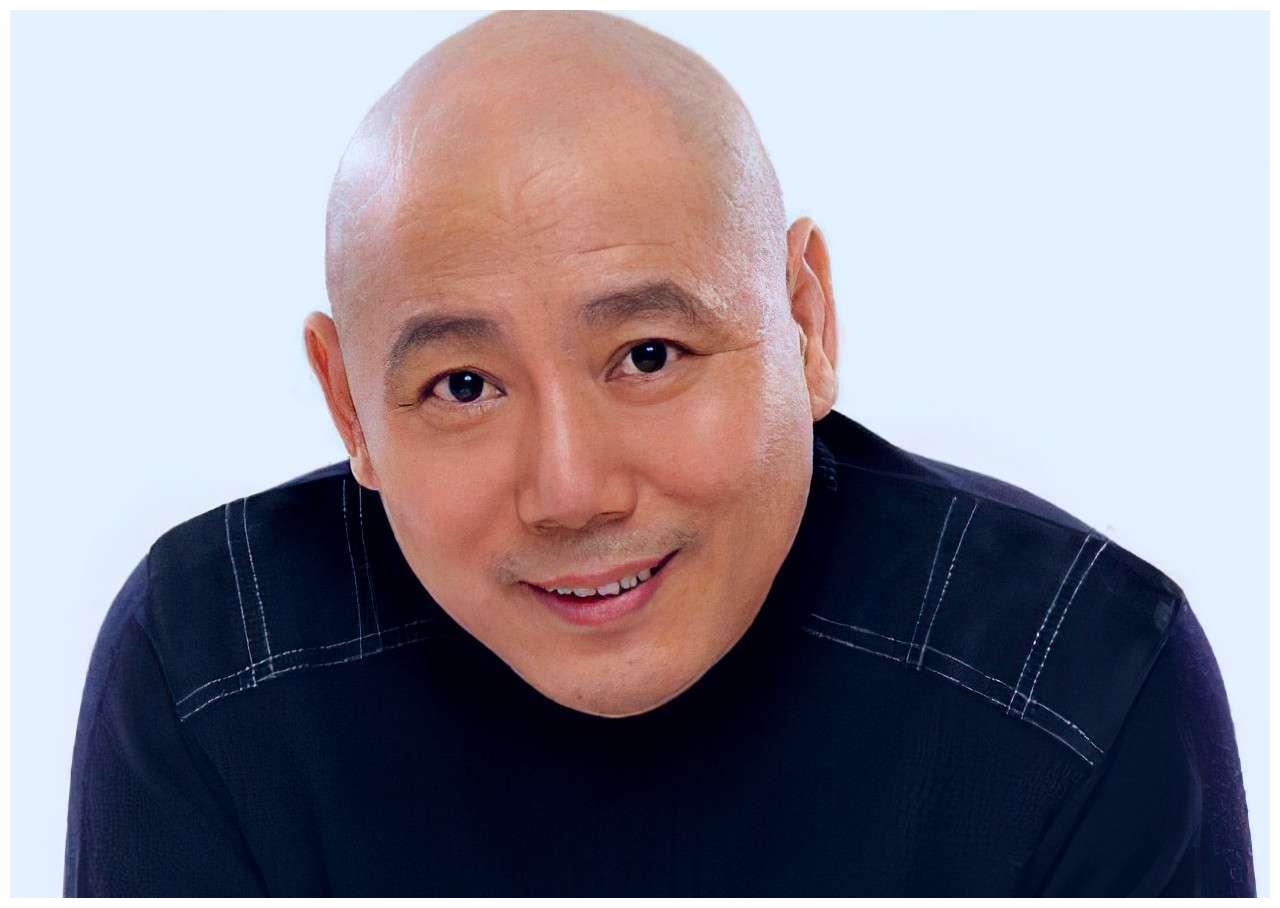 你以为李诚儒是光头当他转身时却发现纯爷们有一颗少女心