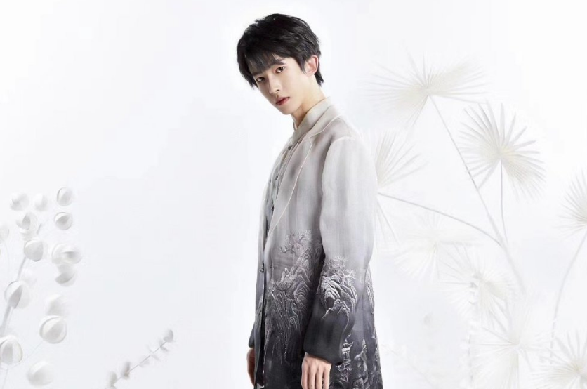 国风美少年刘宇现身盖娅传说秀场