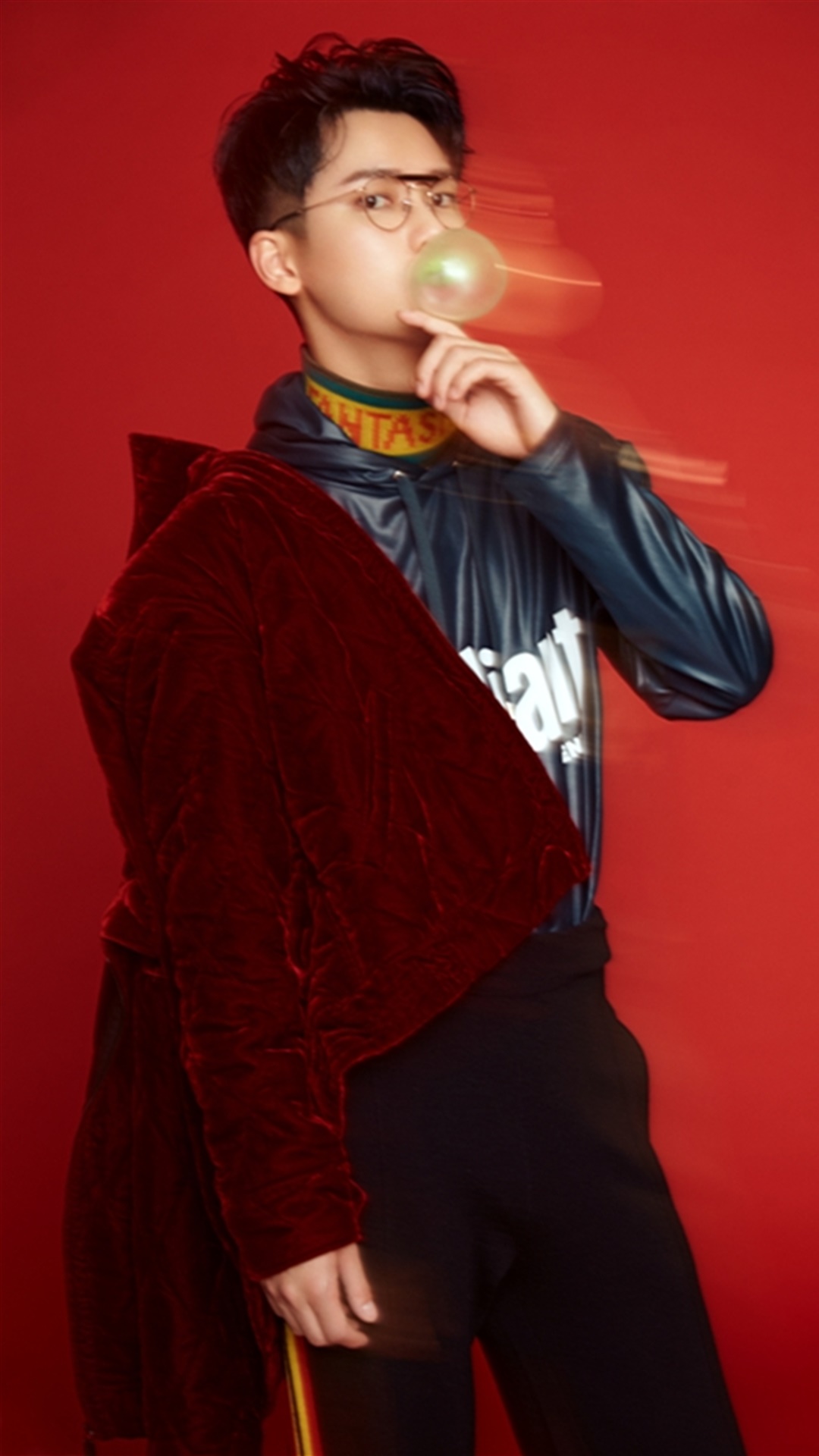 帅气人气小生熊梓淇文艺范时尚潮流写真