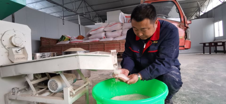 捐出3000斤大米给西安抗疫加油！南充嘉陵龙蟠镇这个乡亲的举动…休闲区蓝鸢梦想 - Www.slyday.coM