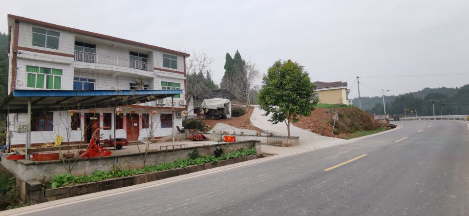 捐出3000斤大米给西安抗疫加油！南充嘉陵龙蟠镇这个乡亲的举动…休闲区蓝鸢梦想 - Www.slyday.coM