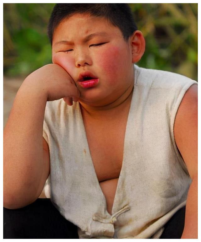 扮演者杜雨结婚照片,照片一出,又让我们想起了敦厚老实的"胖墩"