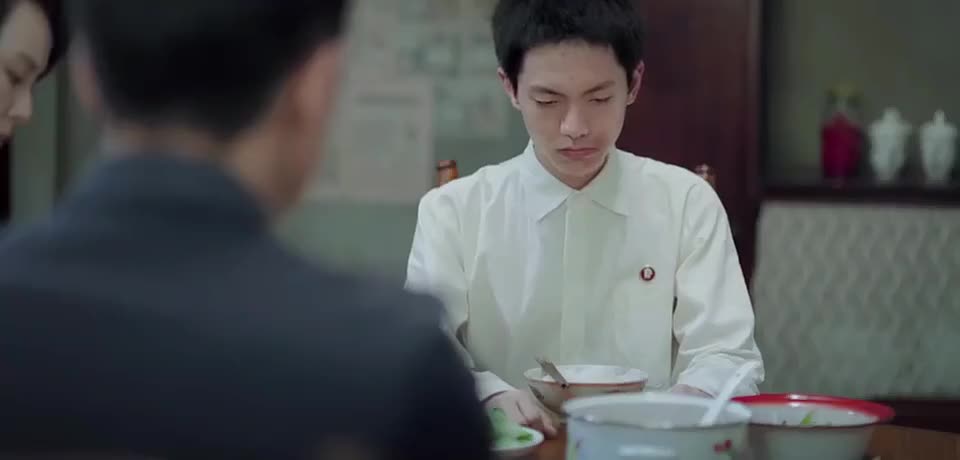 奔腾年代:常郡博不情愿下乡,常汉坤成功开导郡博