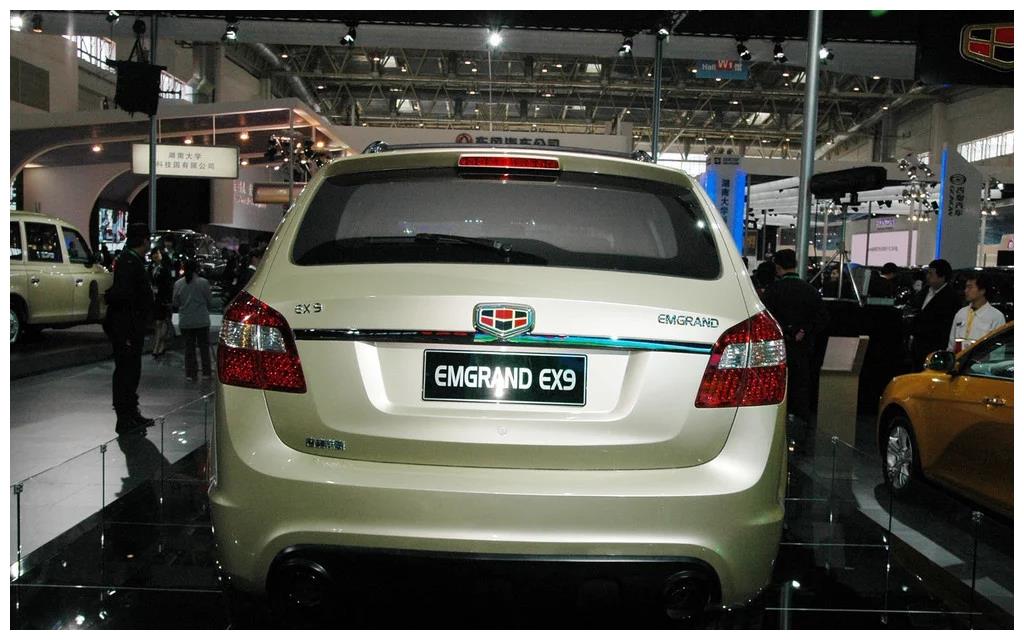 吉利再出新suv,比普拉多帅气,大7座加差速锁,v6发动机