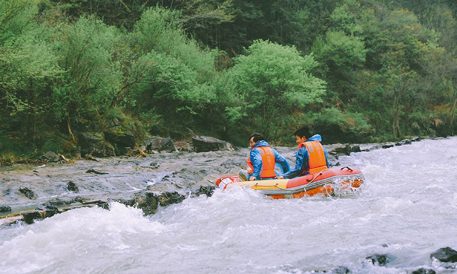 沉寂一个冬季,春天到来,黟县桃花源漂流将于4月4日起恢复营业