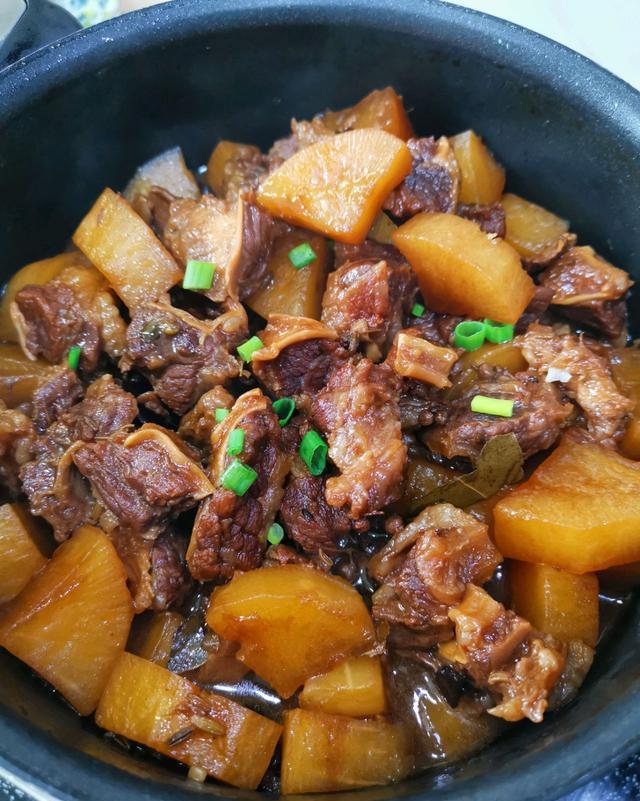 「萝卜焖牛腩」的做法 配方,牛腩这样做超级入味又好吃