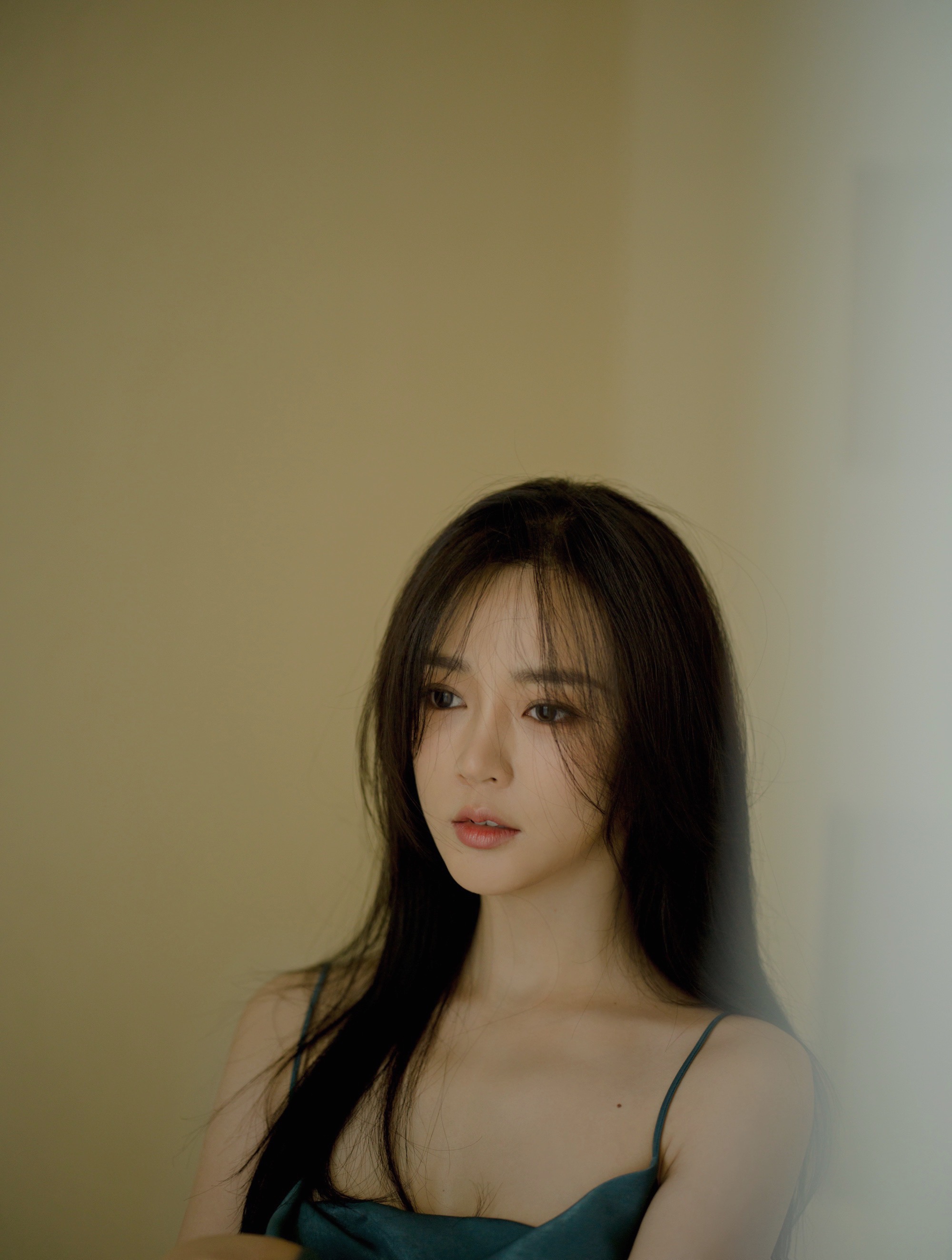 前不久,涂冰刚进组拍摄悬疑罪案题材网络剧《逆光