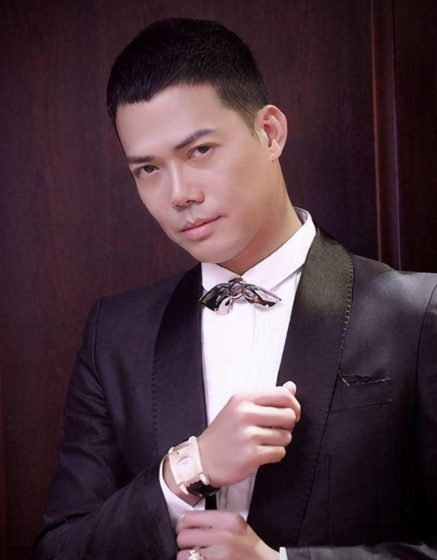 晒晒谢天华在香港的家,生活保留节俭传统,家里没有一处豪华装修