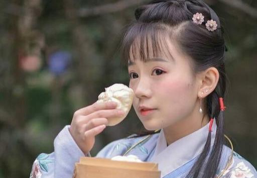 王妃不舍得丫鬟出嫁,王爷大胆,直接纳入小妾,妻子喜笑颜开|姜婉贞