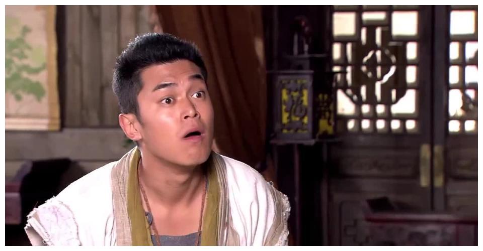 图中的这个男人是龙门镖局中的厨子蔡八斗,是大秦赋中的赵国丞相郭开