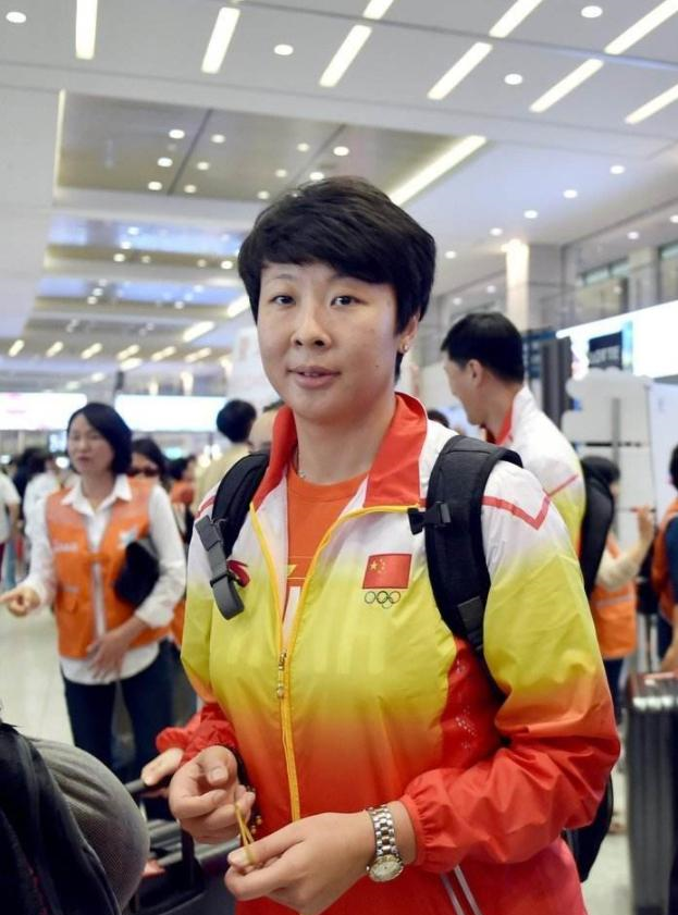 郎平重点培养的高个二传确定转会,女排新星或成下一个冯坤|孙燕|冯坤