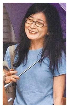 被亲妈"毁一生"的天后,今62岁现状如何?|陈淑桦|母亲|滚石_新浪新闻