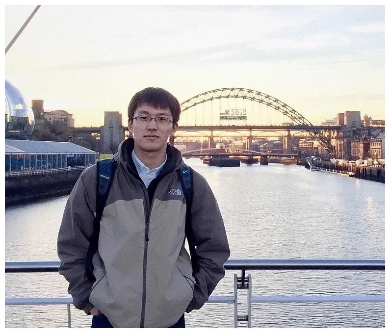 牛津男博士火了颜值堪比大明星可惜英年早婚