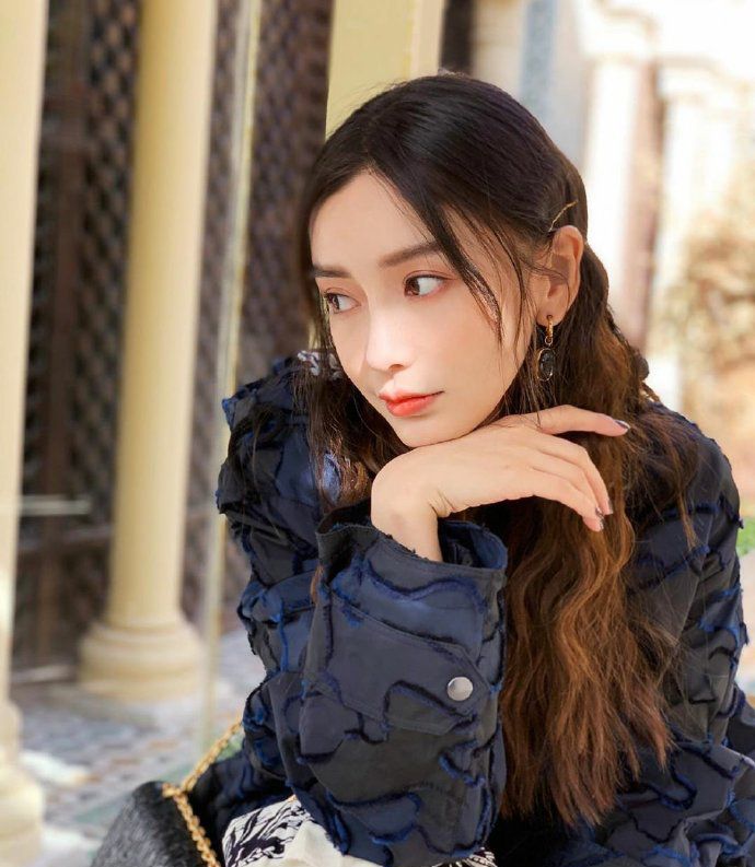 潮流时尚:angelababy,精致优雅,标志性的微笑仙气十足!