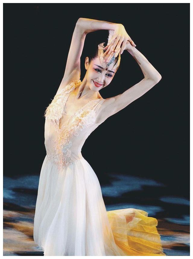 《晨光曲》领舞朱洁静,这位大神舞者,上过两次《这就是街舞》!