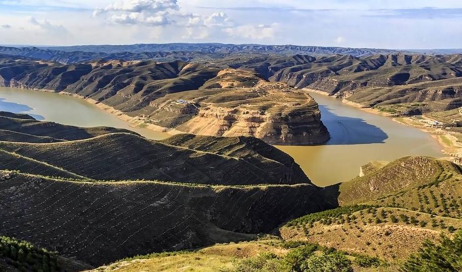 蛇曲景观天下黄河九十九道弯, 在延川境内形成的五道大弯被统称为河曲