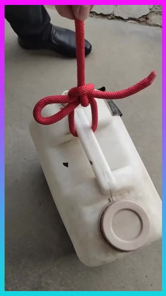 牛人打的结扣看似是个死结结果不用手就能解开