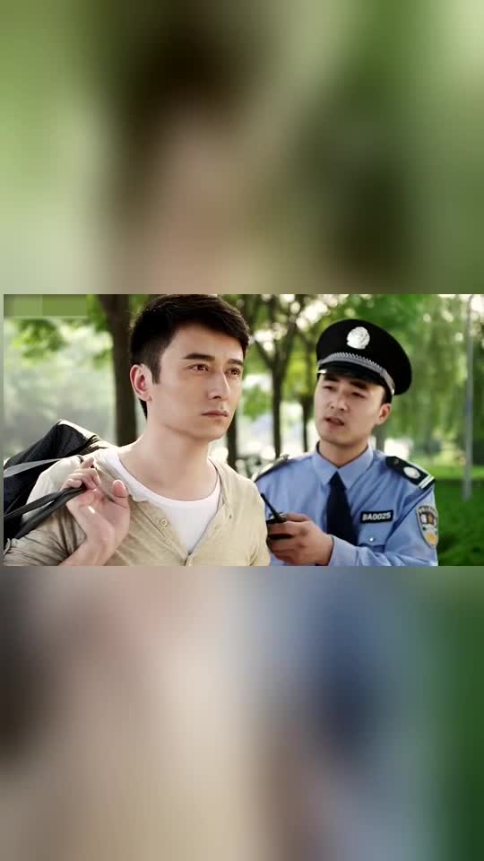 穷小子当保安却被小区女富豪看上这下走运了