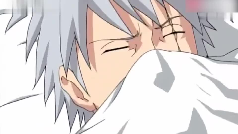 卡卡西住院遮面的被子要滑落, 鸣人为睹真容而着急难耐