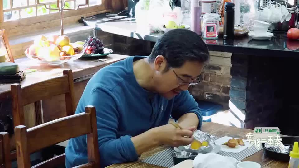 邓婕嫌老公头发散乱,果粒叔超傲娇回应!