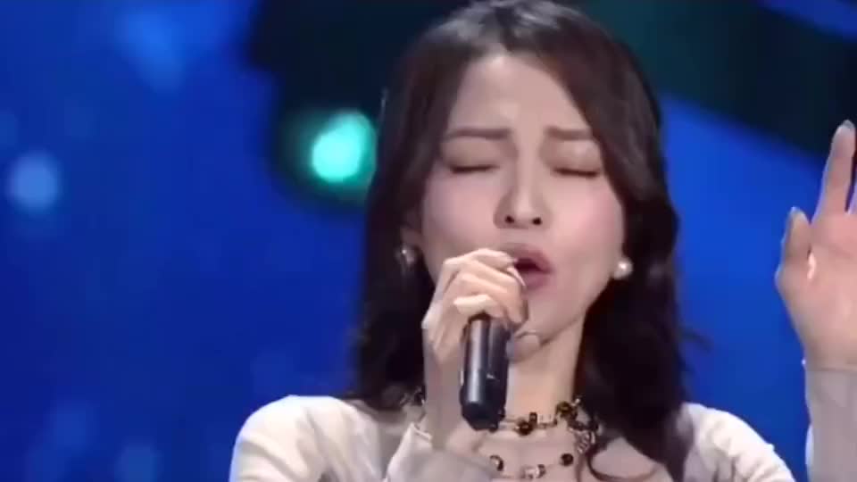 张韶涵翻唱一首 离别的秋天 我们的昨天太短 等不到天长地久 张韶涵翻唱一首 离别的秋天 我们的昨天太短 等不到天长地久