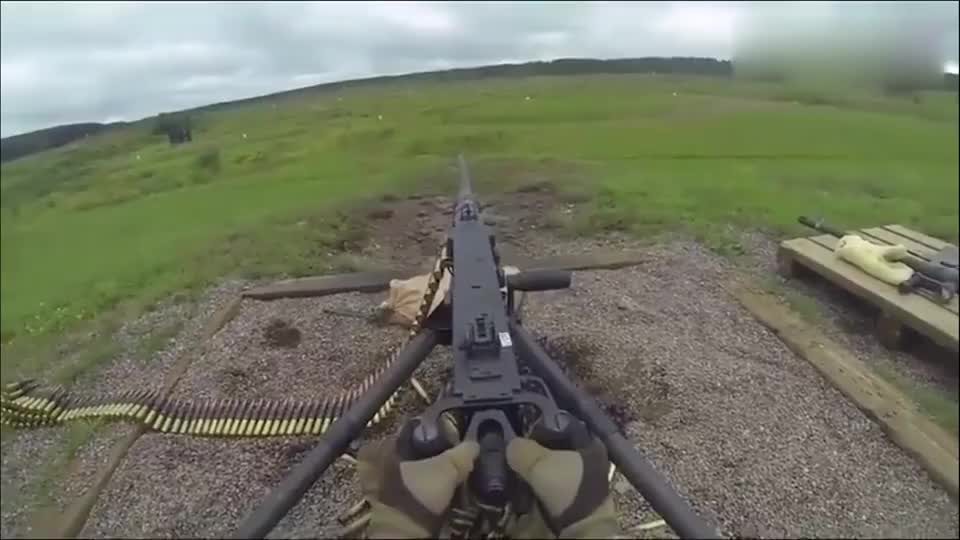 第一视角射击美国m2勃朗宁重机枪,零距离感受50bmg的霸气