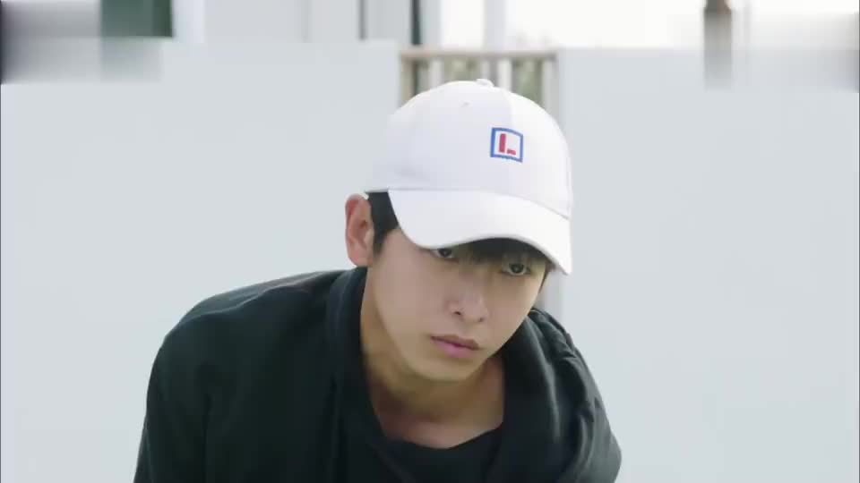 路夏执着寻找球路,卓治司阳雨中谈心,莫名的还有点浪漫呢