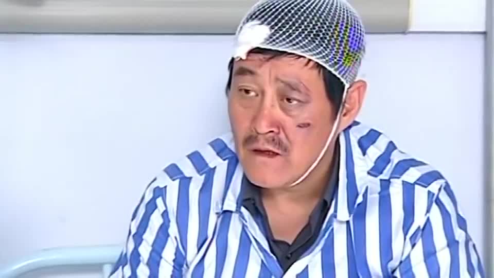 马大帅被打成重伤进医院,美女带礼物来看望,玉芬都整吃醋了