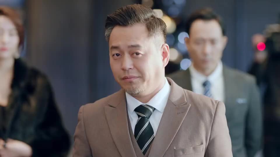 刘念一意孤行,花四十亿拍下地皮,这番操作助理都看不懂