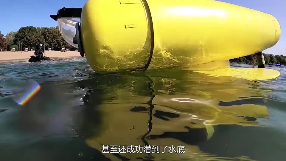 外国牛人自制潜水艇图片