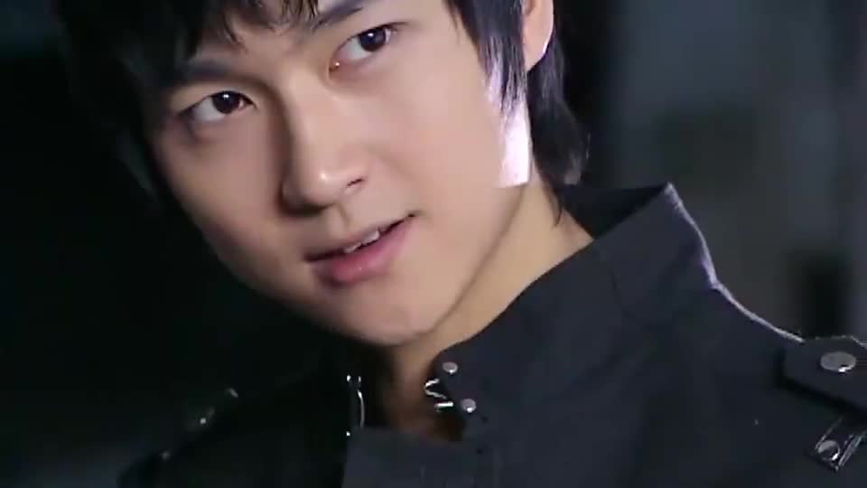 铠甲勇士内战一触即发,炎龙大战雪獒,自负vs自卑