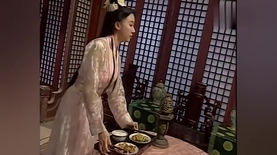 绝代双骄:小小丫鬟不仅容貌上乘,武功更是高强,美男疑惑了!