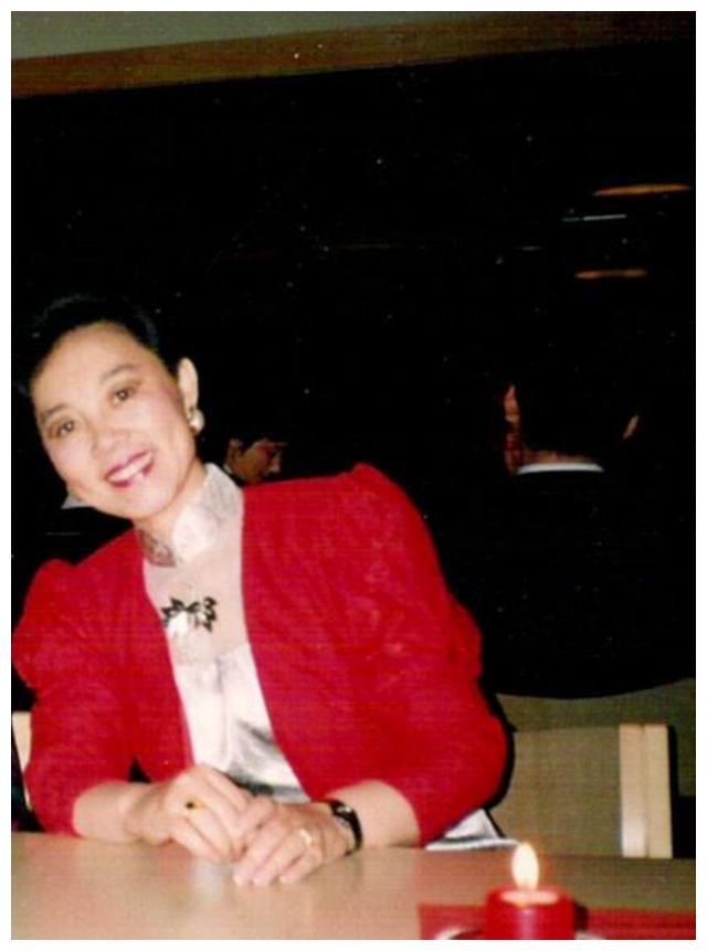 洪雪飞新疆演出因司机疲劳驾驶一代阿庆嫂去世年仅53岁