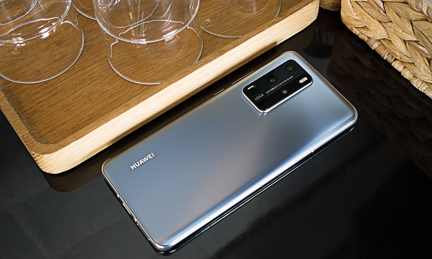 作为2020年p系列的新机,华为p40系列可以说是集万众宠爱于一身,是一款